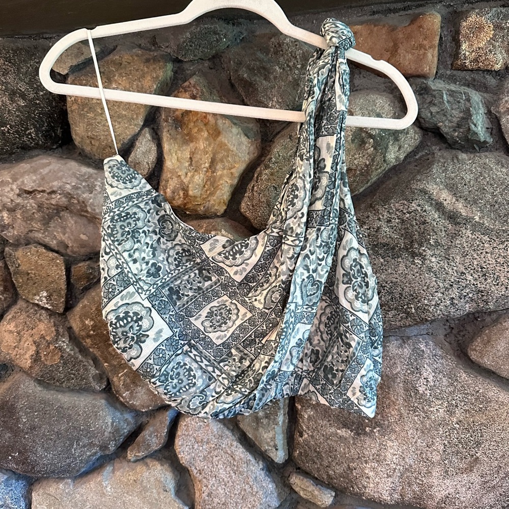 NWT!! Abercrombie & Fitch Crinkle One-Shoulder Tank Top - Picture 4 of 4